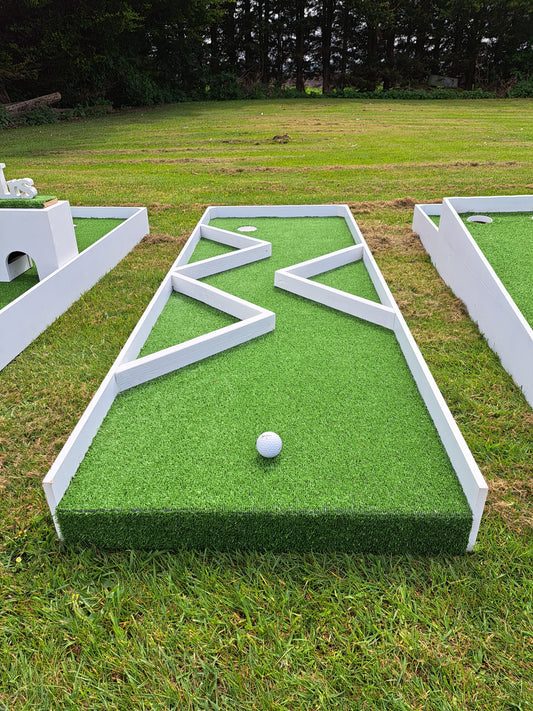9 Hole Mini Golf Course - Wedding Theme
