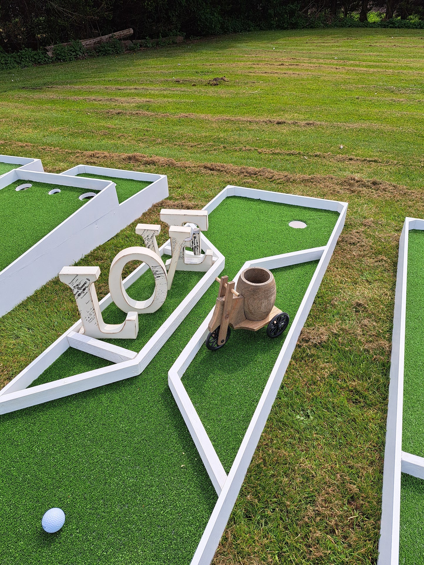 6 Hole Mini Golf Course £300 - Wedding Theme (£50 deposit)