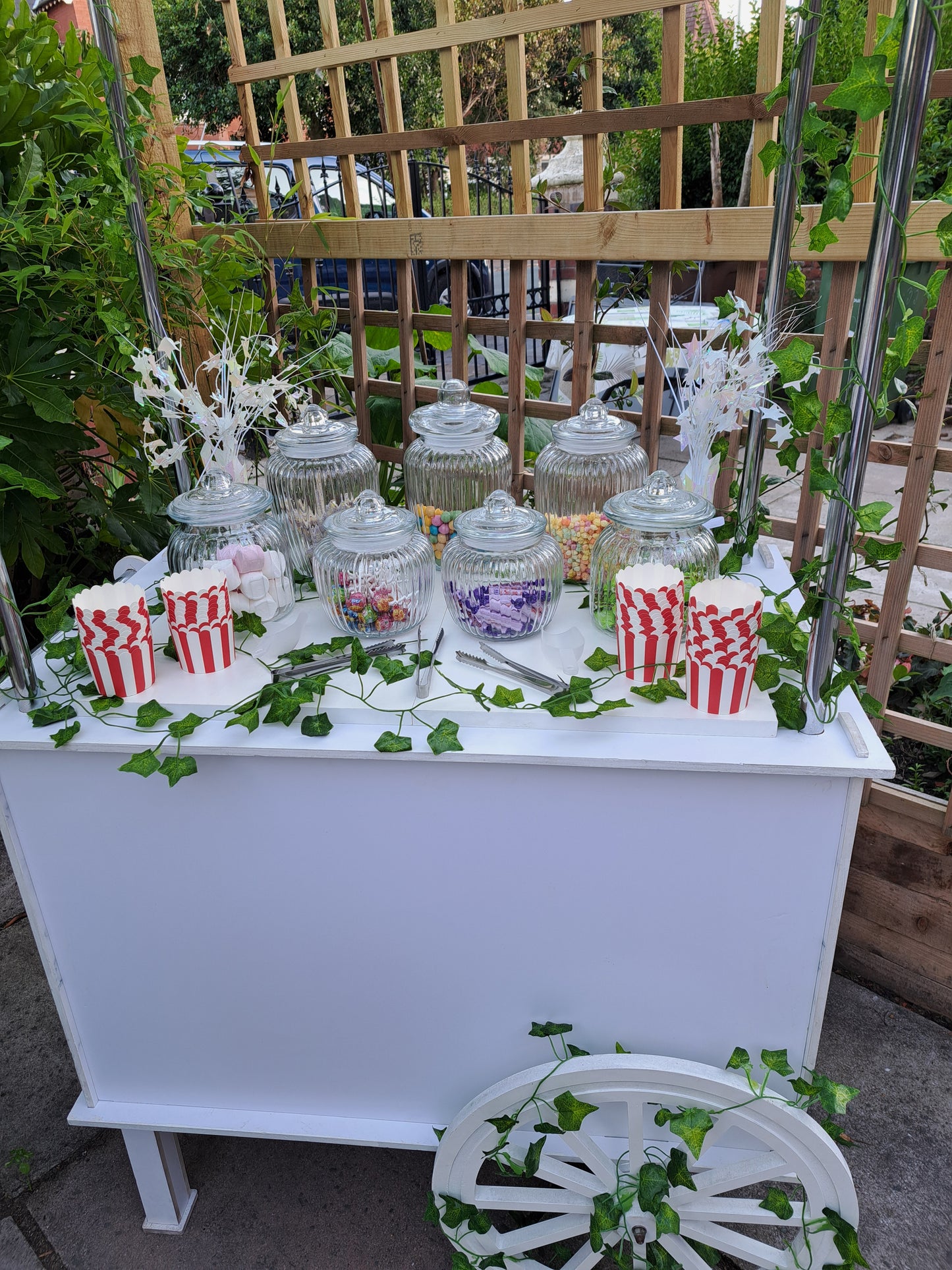 For Hire - Small White Sweet/Popcorn Cart ‐ £95 filled (£50 deposit)
