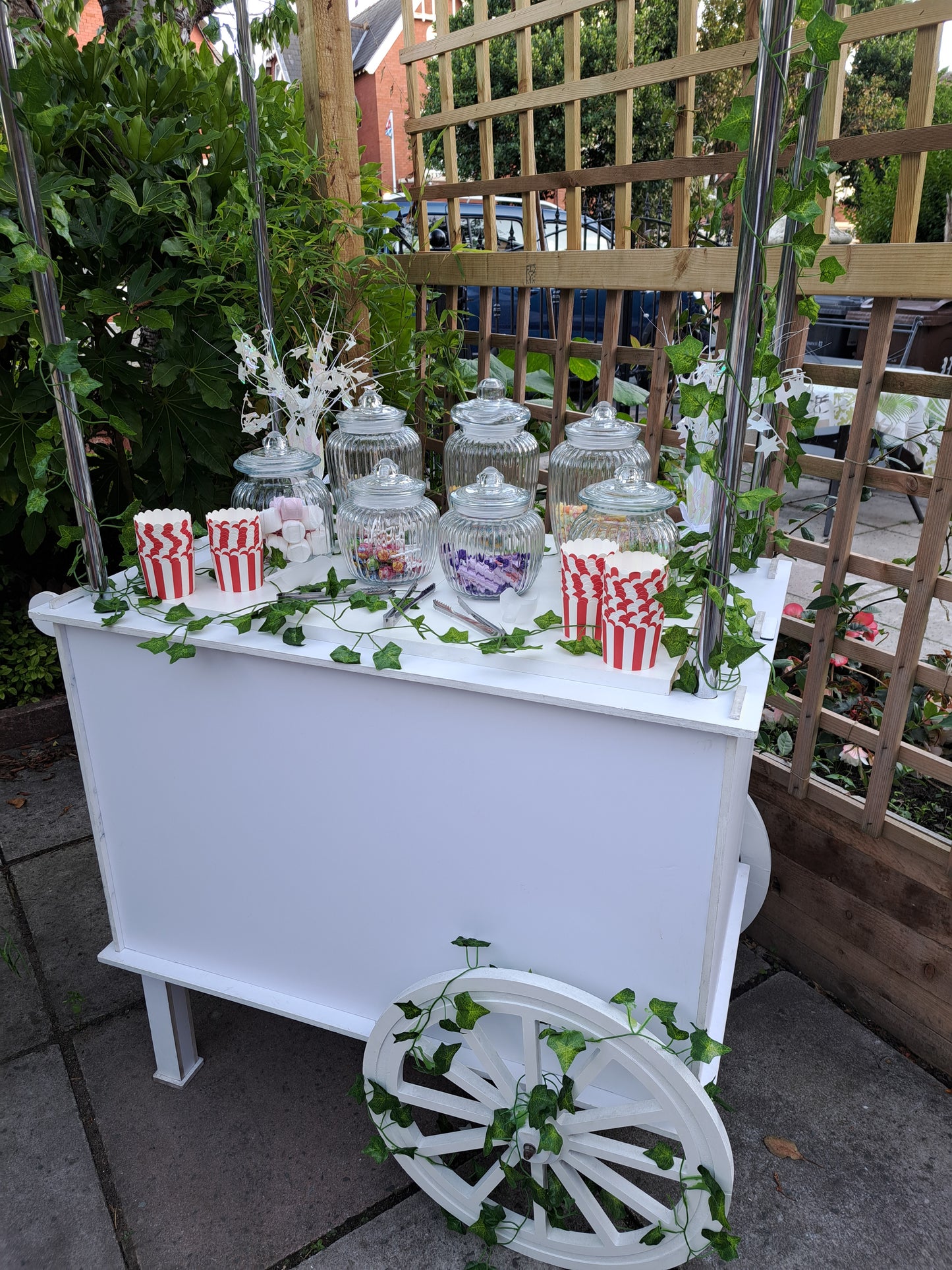For Hire - Small White Sweet/Popcorn Cart ‐ £95 filled (£50 deposit)