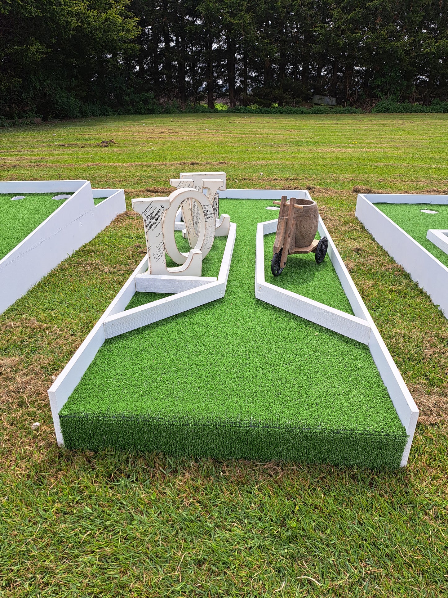 6 Hole Mini Golf Course £300 - Wedding Theme (£50 deposit)