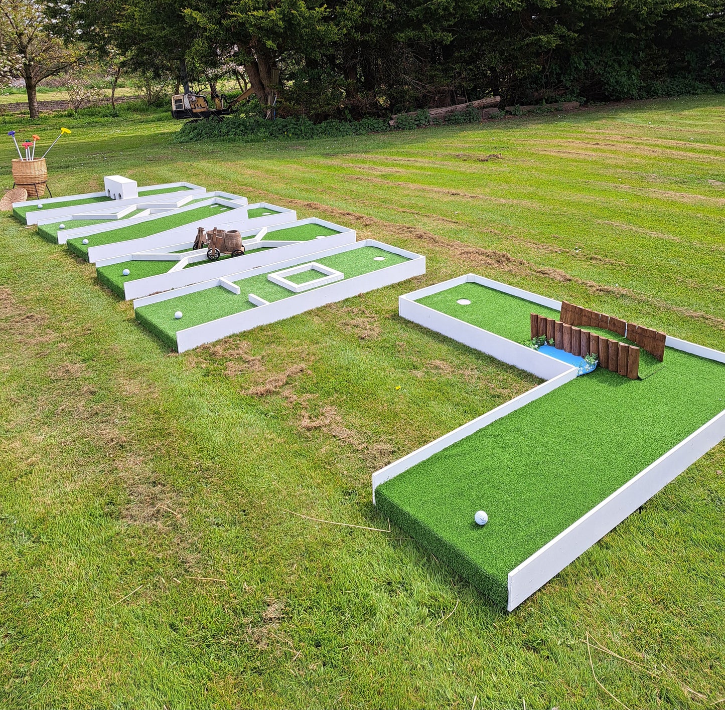 6 Hole Mini Golf Course £300 - Party Hire (£50 deposit)