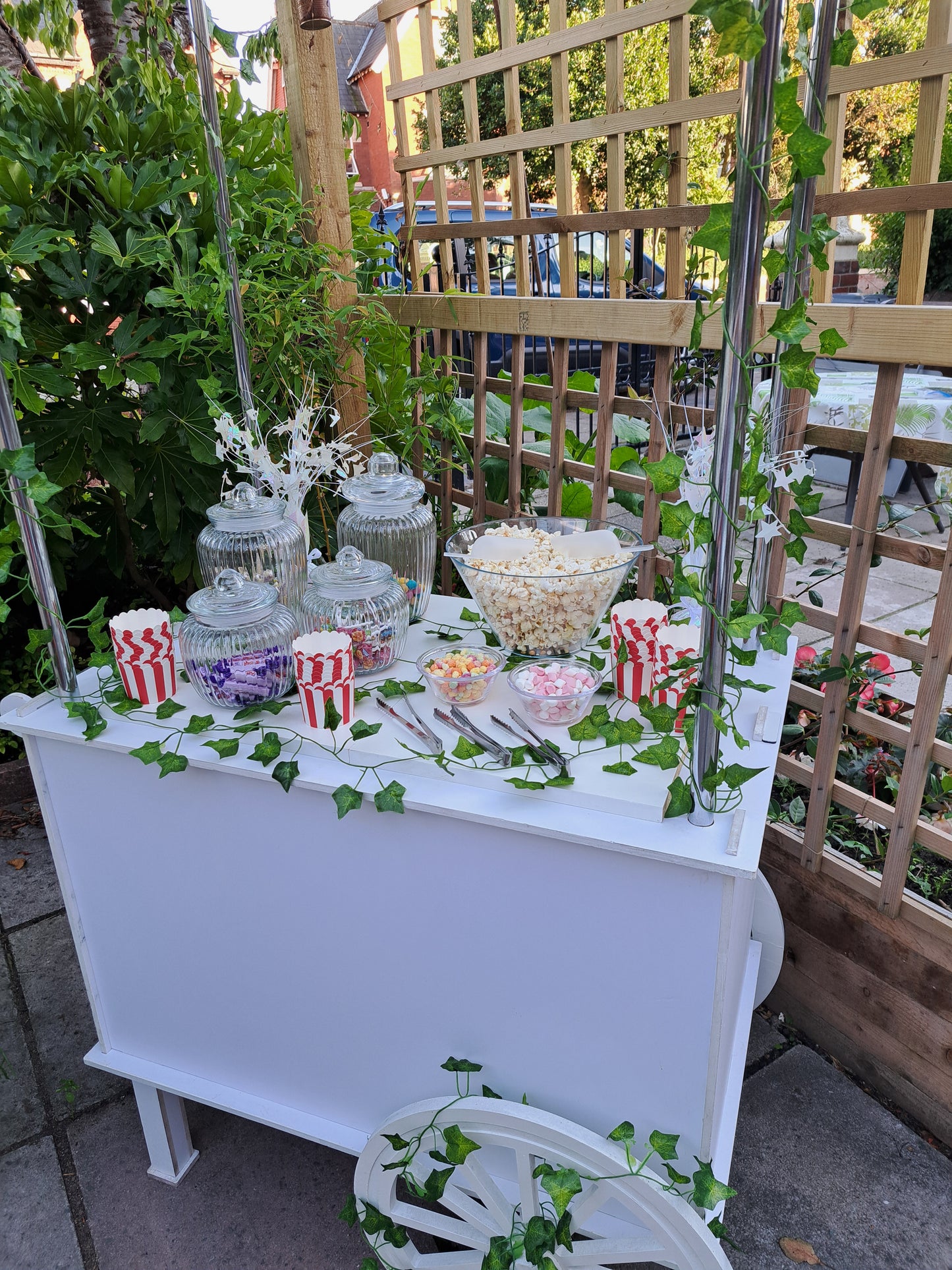 For Hire - Small White Sweet/Popcorn Cart ‐ £95 filled (£50 deposit)