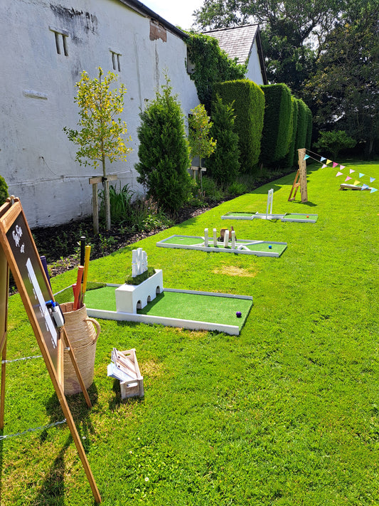 Gold Wedding Golf & Games Package | 9 Hole Mini Golf & Garden Games