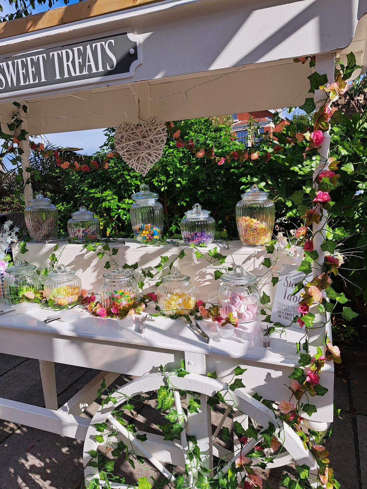 For Hire - Large White Sweet/Popcorn Cart - £125 filled (£50 deposit)