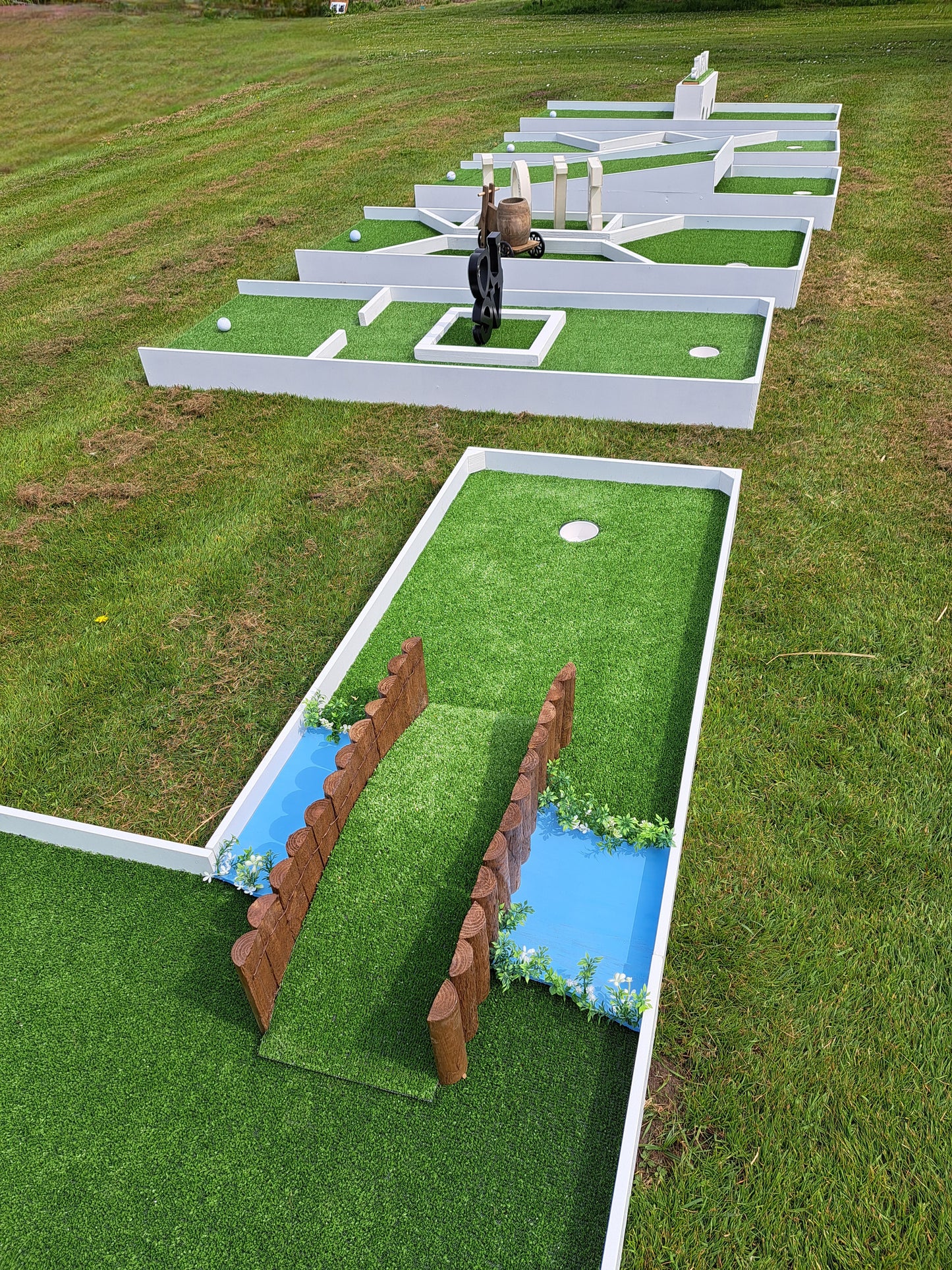 6 Hole Mini Golf Course £300 - Wedding Theme (£50 deposit)