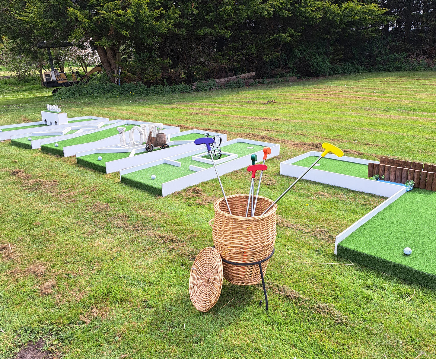 6 Hole Mini Golf Course £300 - Wedding Theme (£50 deposit)